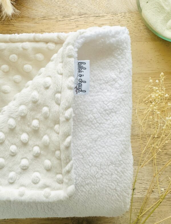 Couverture douce,chaude pour l'hiver en sherpa et minky par Bébé Ô Chaud - Fait au Québec - zoom
