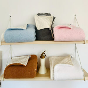 Couverture douce,chaude pour l'hiver en sherpa et minky par Bébé Ô Chaud - Fait au Québec.