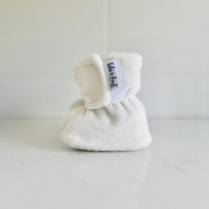 Pantoufles à velcro - Minky sans relief ivoire intérieur en sherpa bleu – Image 3