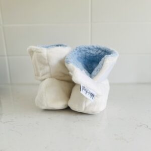 Pantoufles à velcro - Minky sans relief ivoire intérieur en sherpa bleu